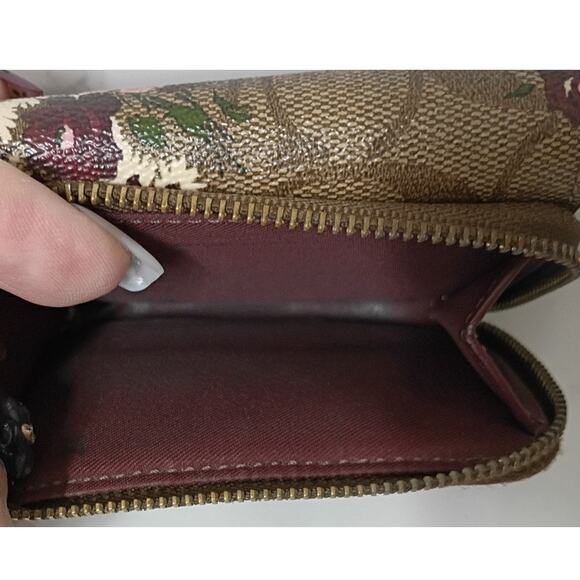 COACH Small Tri-Fold Wallet in Signature Coated Canvas w/ Floral Print - EUC - Picture 5 of 7